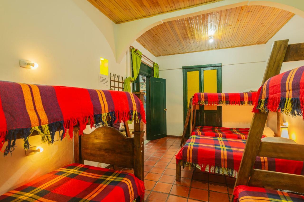 Hostal Sue Candelaria Bogotá Exteriör bild