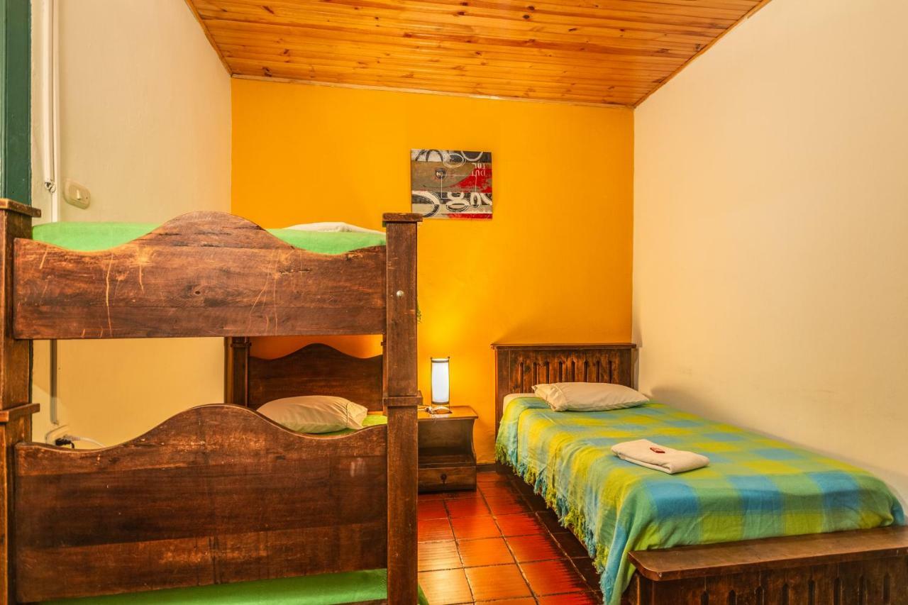 Hostal Sue Candelaria Bogotá Exteriör bild